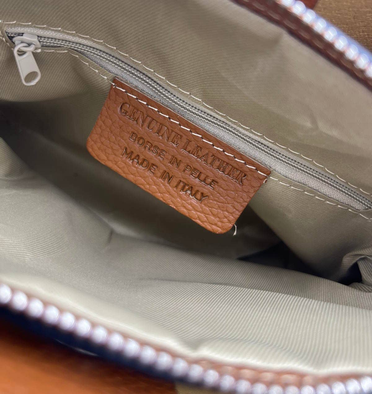 Genuine leather handbag, Made in Italy, art. 112551: Taupe